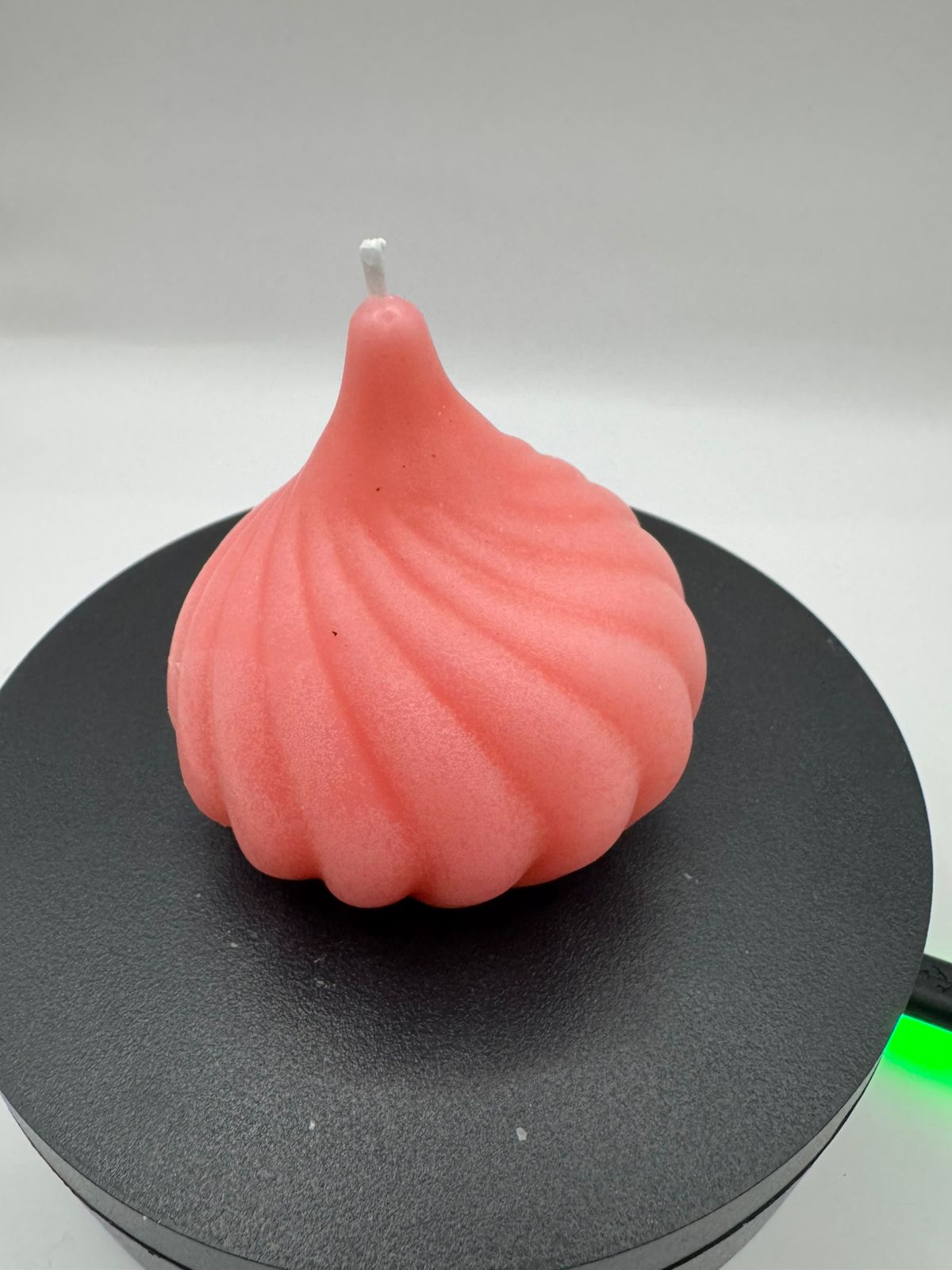 Swirl scented candle
