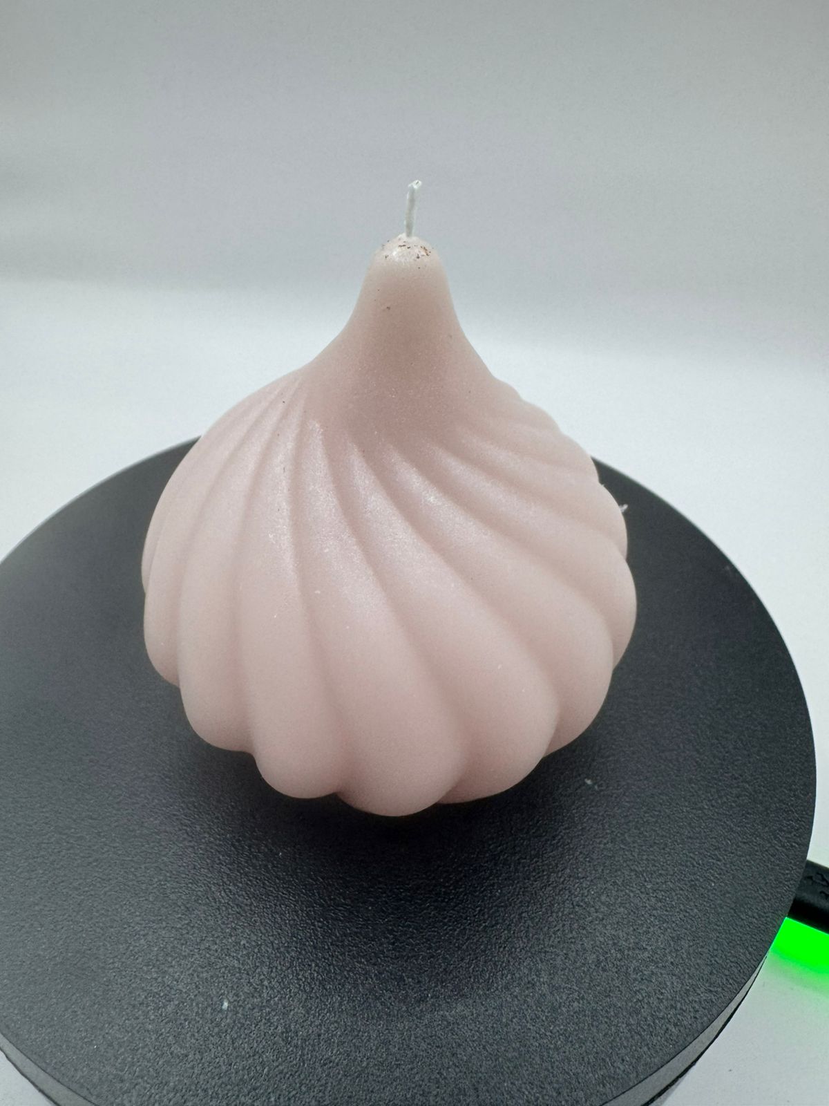 Swirl scented candle