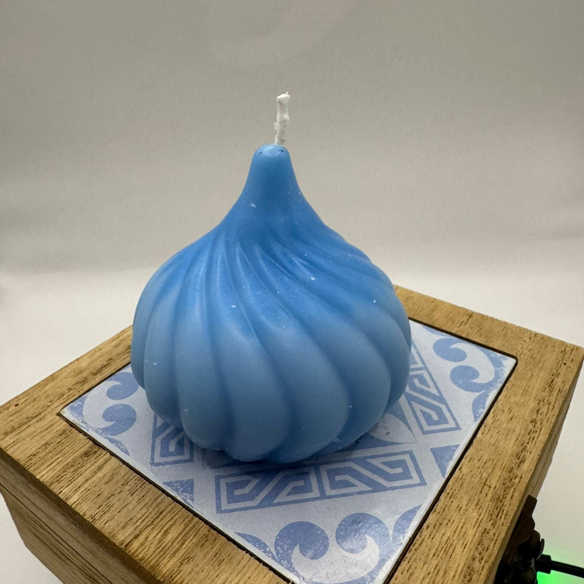 Swirl scented candle