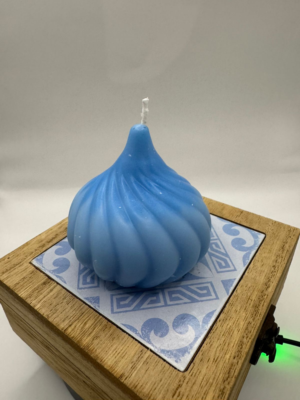 Swirl scented candle