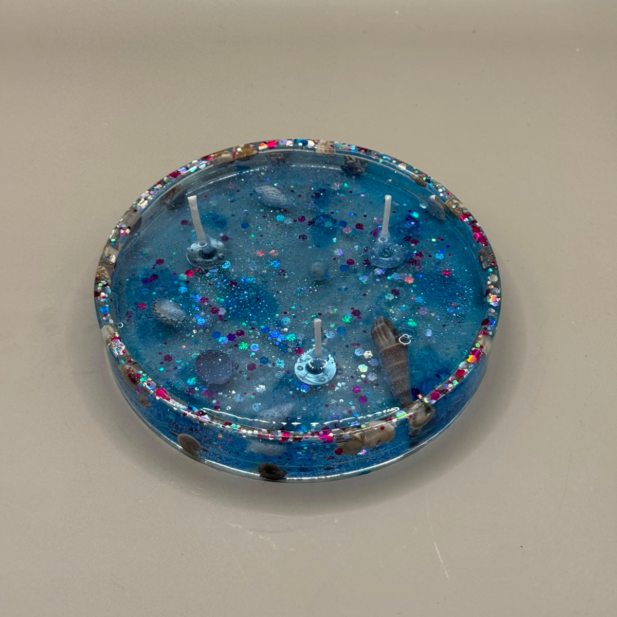 Scented candle in resin casting