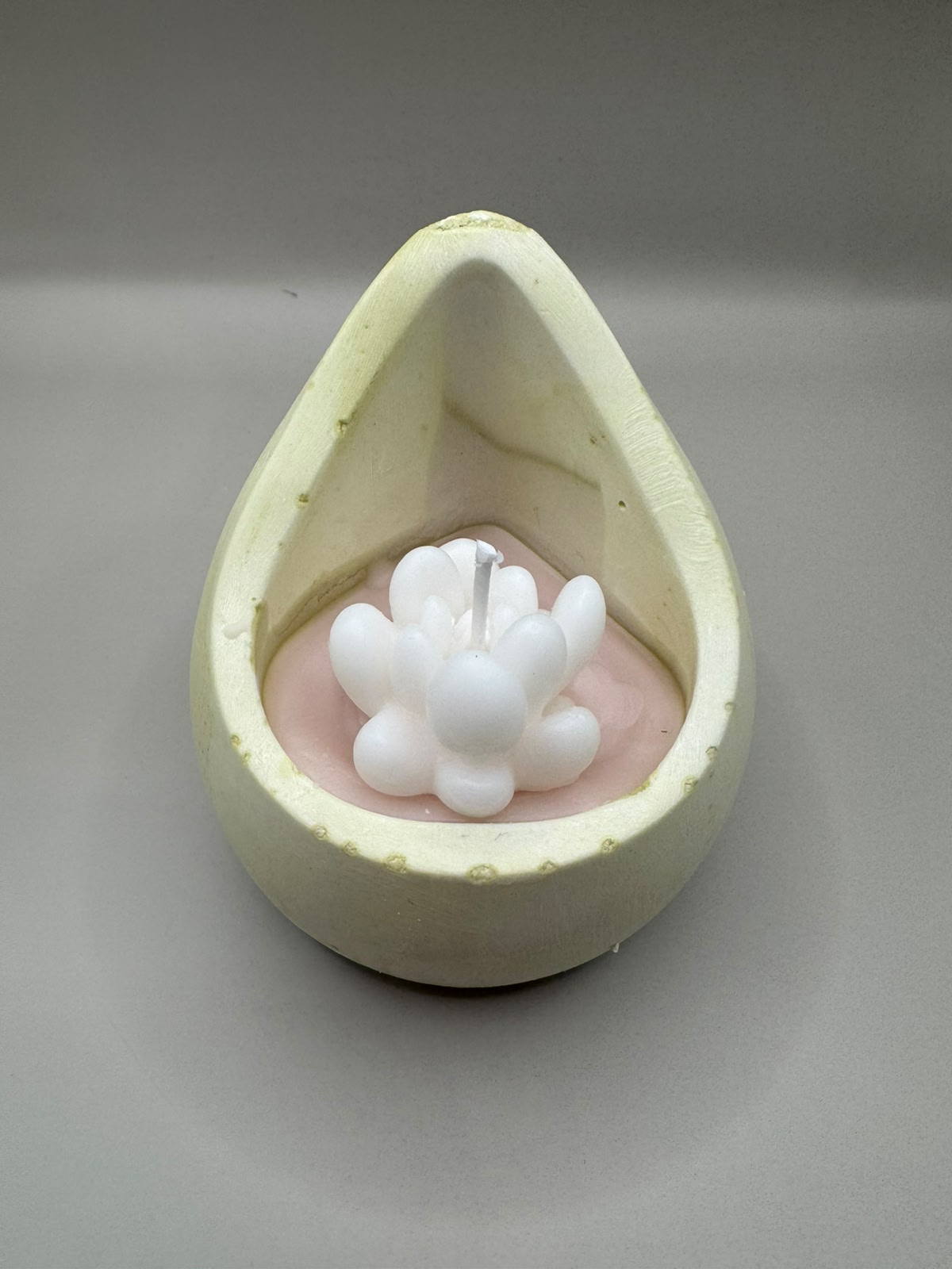 Scented candles in ceramic castings