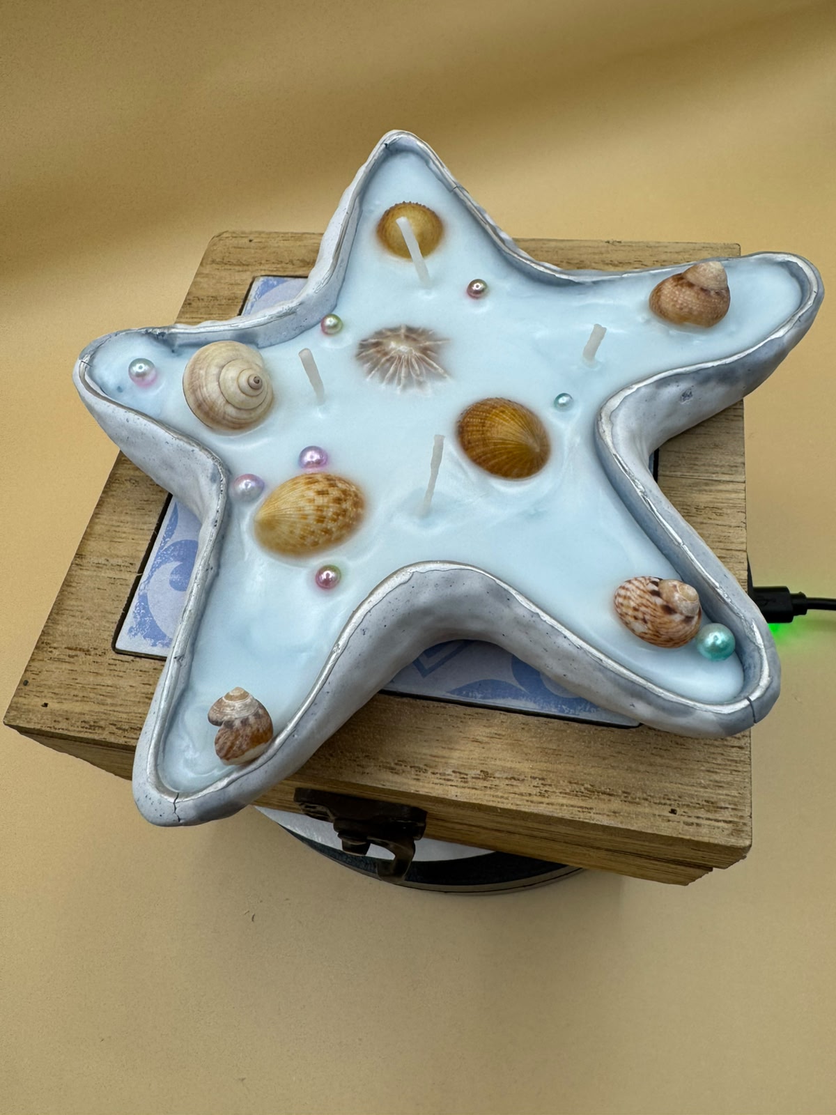 Scented candles in ceramic castings